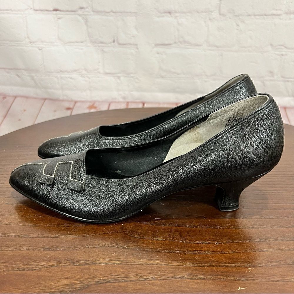 6.5 Aa Saks Fifth Avenue Fenton Last Vintage Kitten Heel Pumps In Black. Euc — image 5 of 8